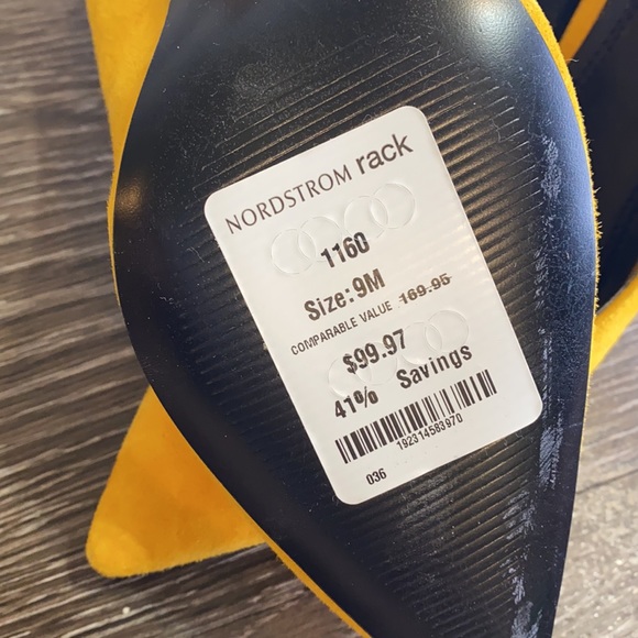 Marc Fisher LTD Suede Pumps - Picture 8 of 8